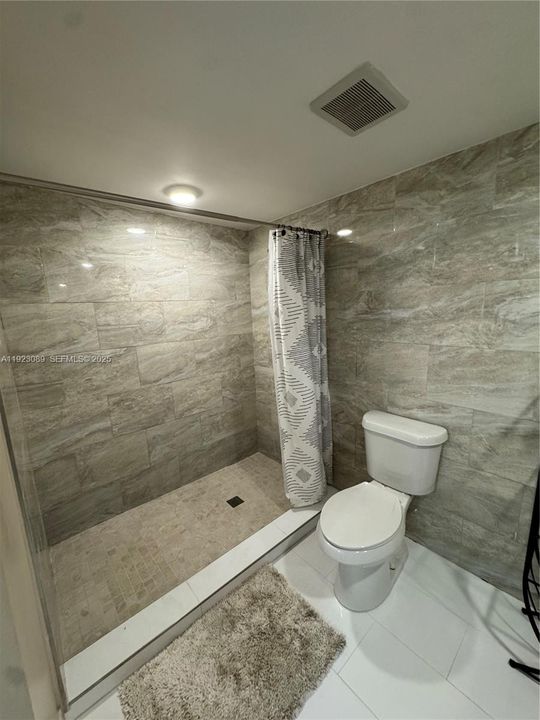 For Sale: $739,000 (5 beds, 6 baths, 2146 Square Feet)