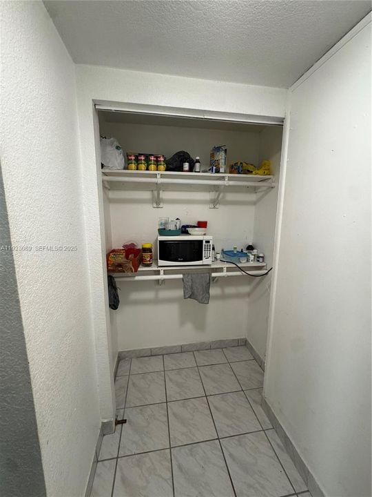 For Sale: $739,000 (5 beds, 6 baths, 2146 Square Feet)