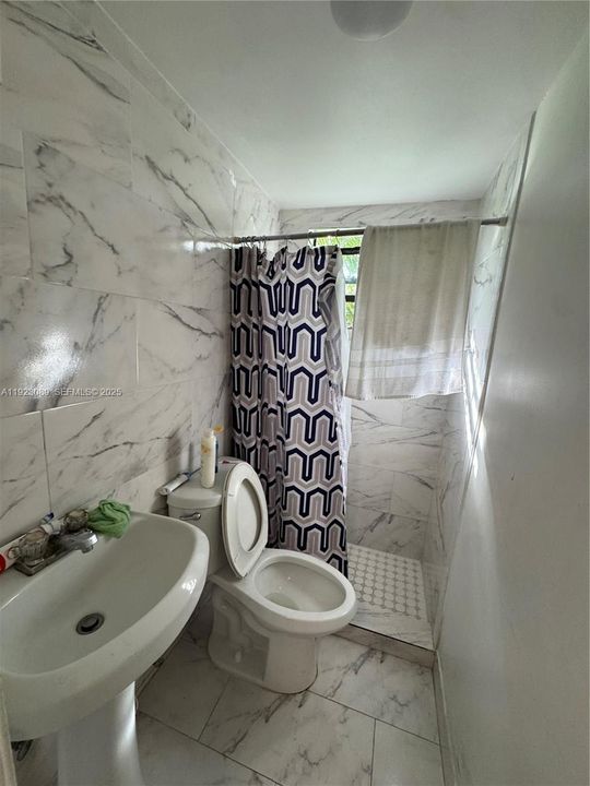 For Sale: $739,000 (5 beds, 6 baths, 2146 Square Feet)