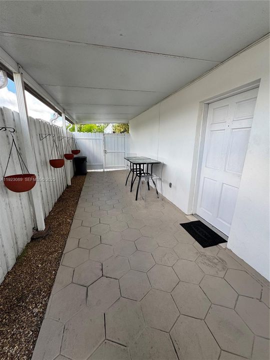 For Sale: $739,000 (5 beds, 6 baths, 2146 Square Feet)