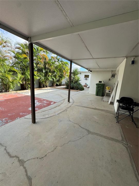 For Sale: $739,000 (5 beds, 6 baths, 2146 Square Feet)