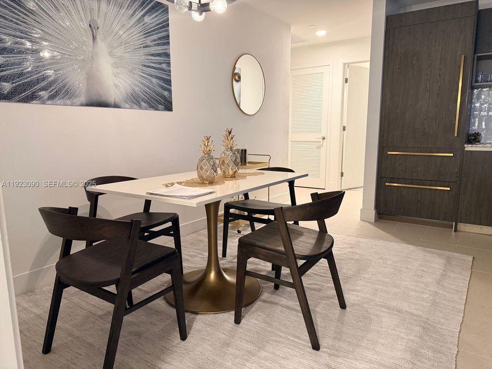 For Sale: $860,000 (2 beds, 2 baths, 837 Square Feet)