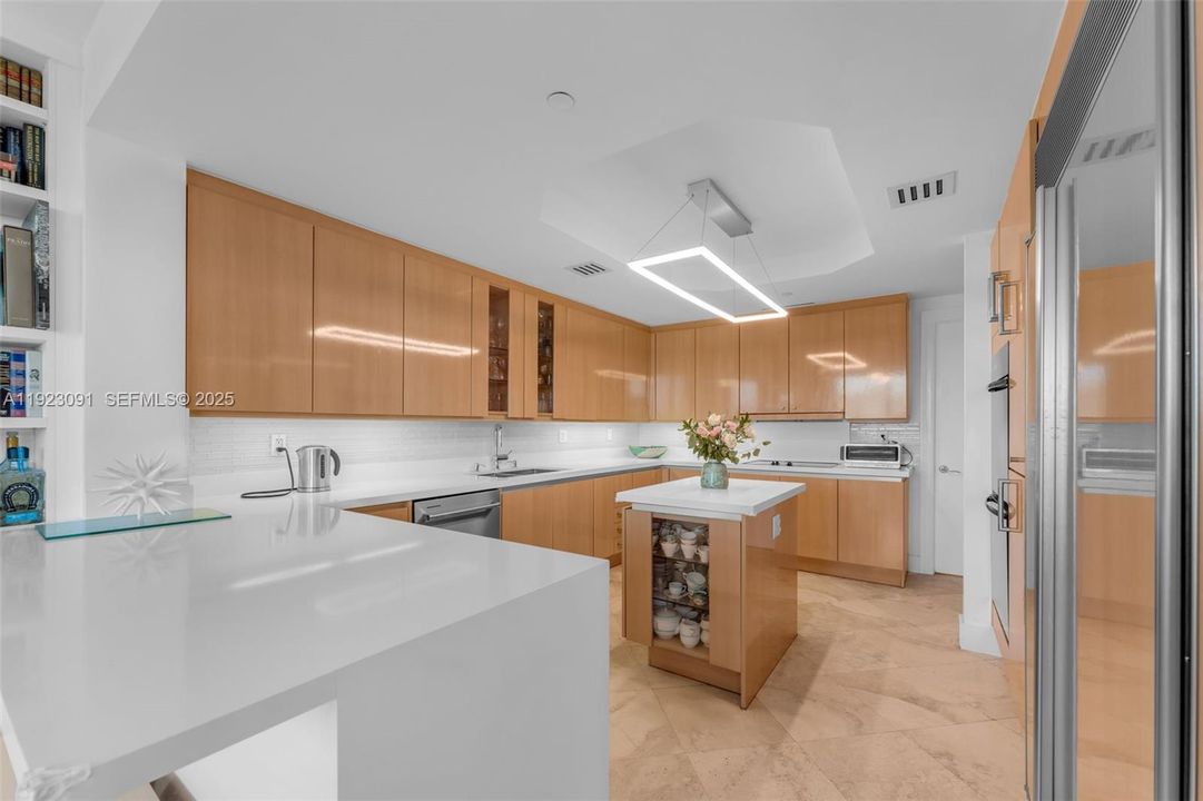 For Rent: $18,000 (3 beds, 4 baths, 2840 Square Feet)