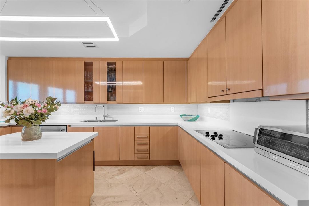 For Rent: $18,000 (3 beds, 4 baths, 2840 Square Feet)