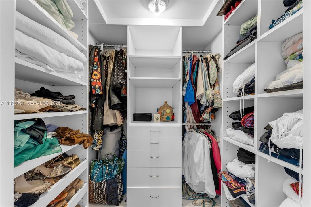 For Rent: $18,000 (3 beds, 4 baths, 2840 Square Feet)