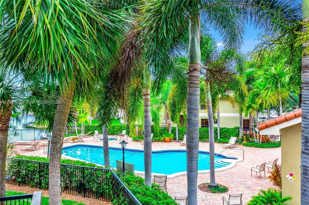 For Rent: $1,850 (1 beds, 1 baths, 718 Square Feet)