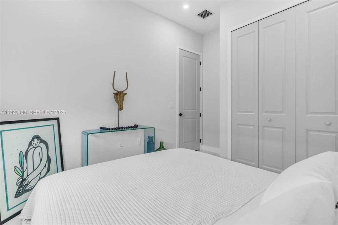 For Sale: $765,000 (4 beds, 2 baths, 1600 Square Feet)