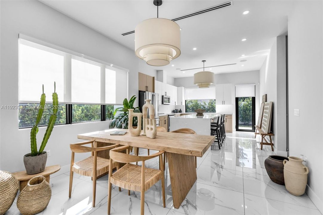 For Sale: $765,000 (4 beds, 2 baths, 1600 Square Feet)