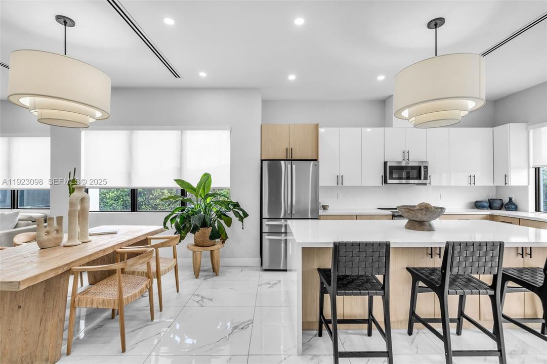 For Sale: $765,000 (4 beds, 2 baths, 1600 Square Feet)