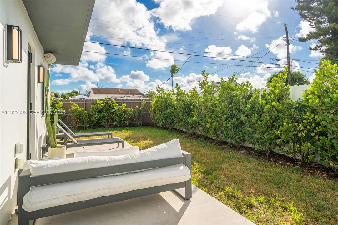 For Sale: $765,000 (4 beds, 2 baths, 1600 Square Feet)