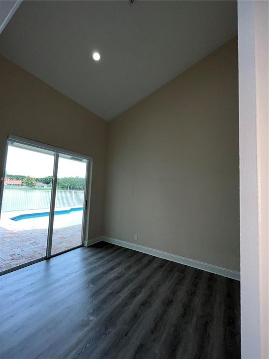 For Rent: $7,300 (5 beds, 3 baths, 2953 Square Feet)