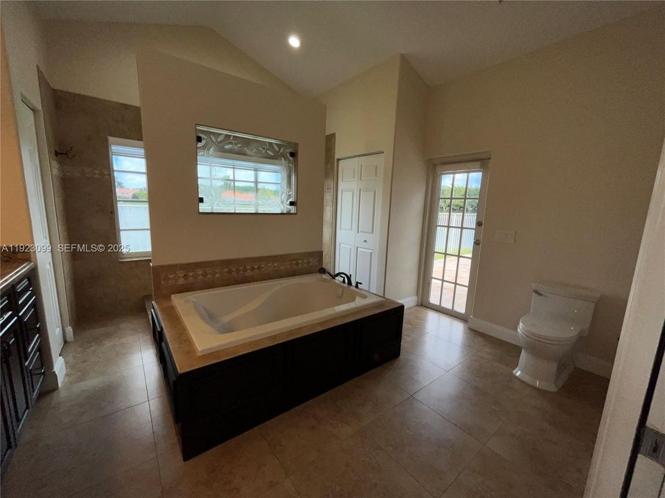 For Rent: $7,300 (5 beds, 3 baths, 2953 Square Feet)