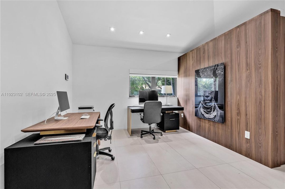 For Rent: $22,000 (3 beds, 3 baths, 2300 Square Feet)