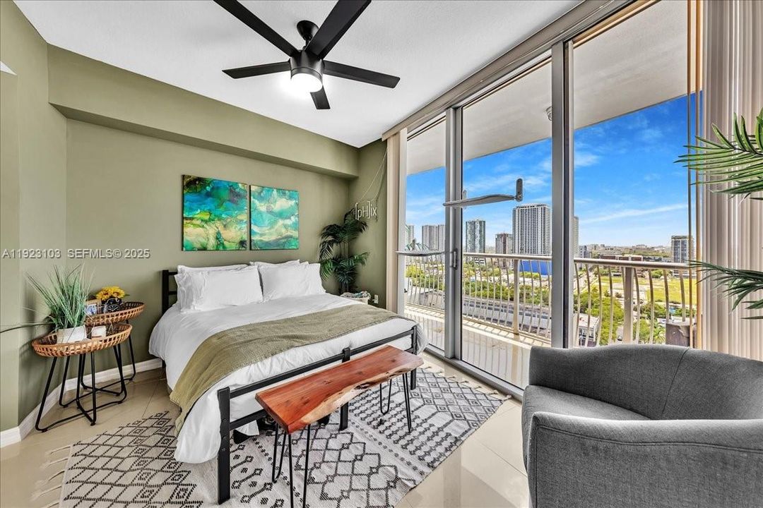 For Sale: $480,000 (2 beds, 2 baths, 1048 Square Feet)