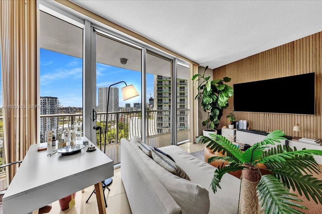 For Sale: $480,000 (2 beds, 2 baths, 1048 Square Feet)