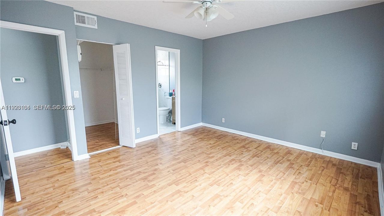 For Rent: $2,300 (2 beds, 2 baths, 945 Square Feet)