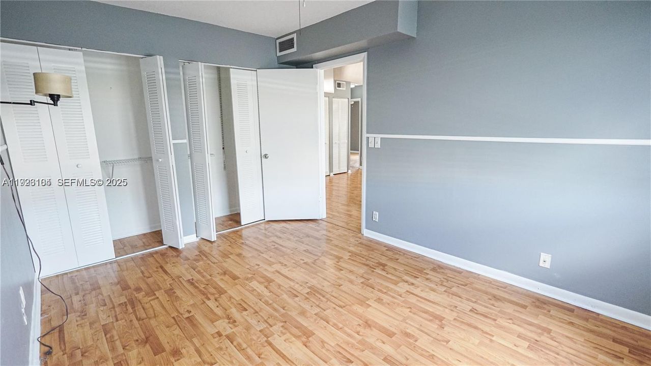 For Rent: $2,300 (2 beds, 2 baths, 945 Square Feet)