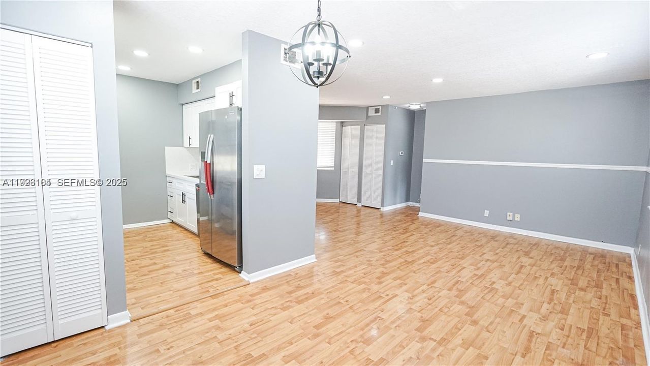 For Rent: $2,300 (2 beds, 2 baths, 945 Square Feet)