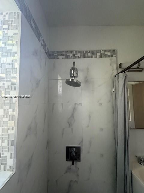 For Rent: $2,499 (2 beds, 1 baths, 900 Square Feet)