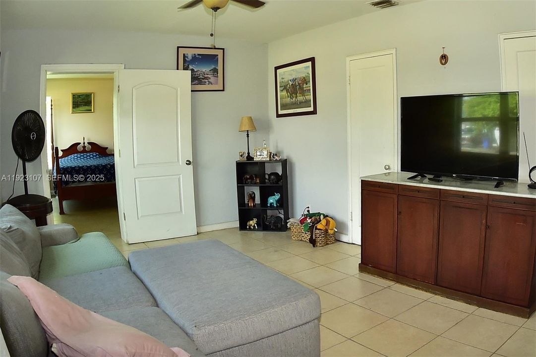 待售: $595,000 (3 贝兹, 2 浴室, 1913 平方英尺)