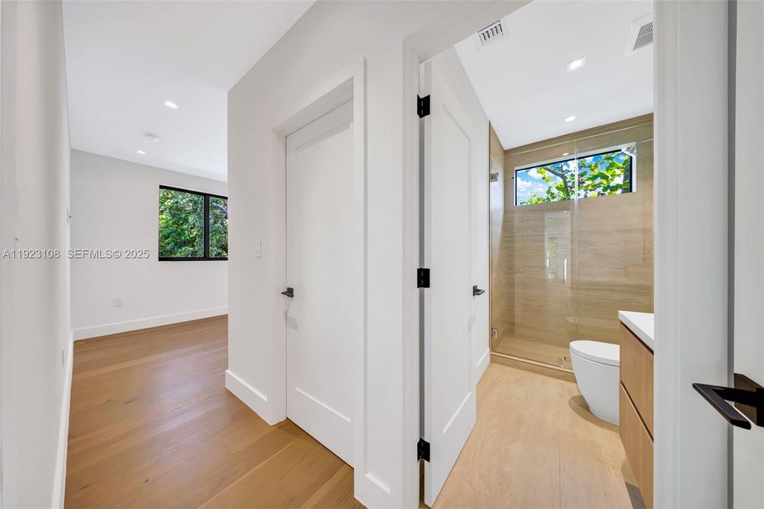 For Sale: $2,199,000 (5 beds, 4 baths, 3013 Square Feet)