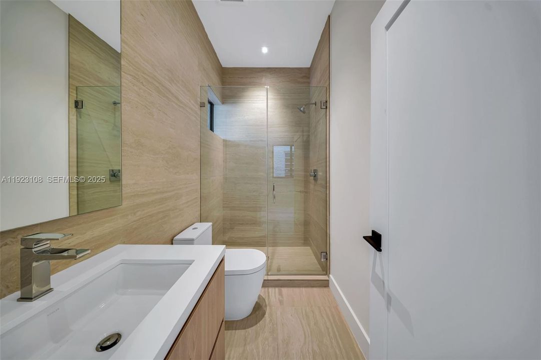 For Sale: $2,199,000 (5 beds, 4 baths, 3013 Square Feet)