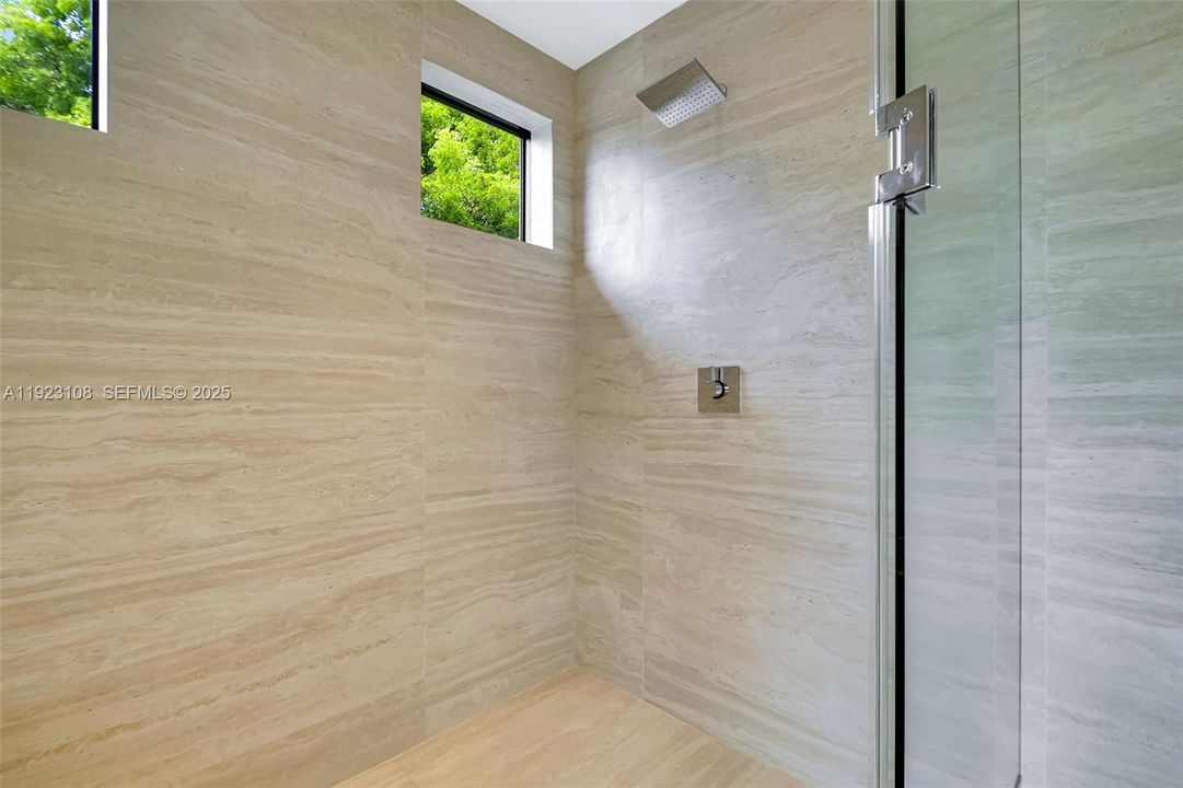 For Sale: $2,199,000 (5 beds, 4 baths, 3013 Square Feet)