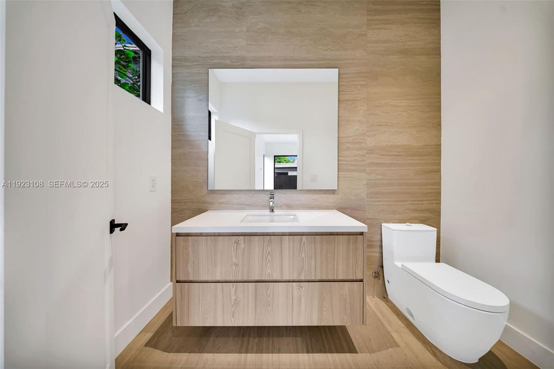 For Sale: $2,199,000 (5 beds, 4 baths, 3013 Square Feet)