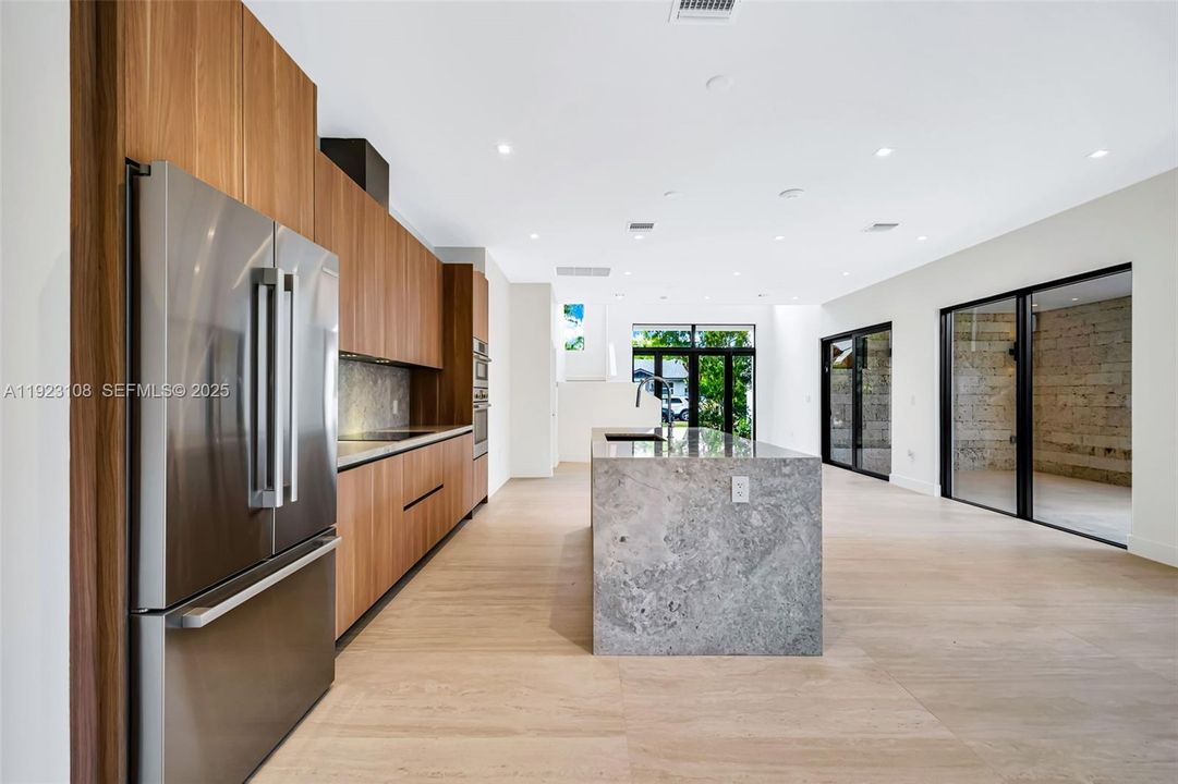 For Sale: $2,199,000 (5 beds, 4 baths, 3013 Square Feet)