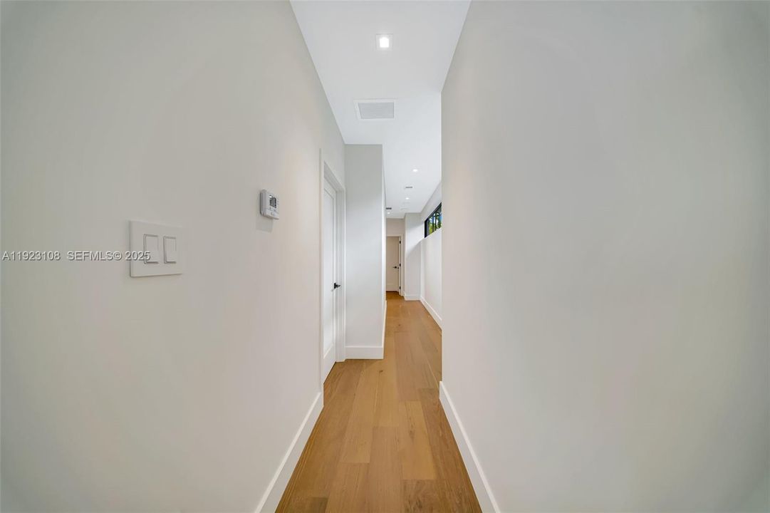 For Sale: $2,199,000 (5 beds, 4 baths, 3013 Square Feet)