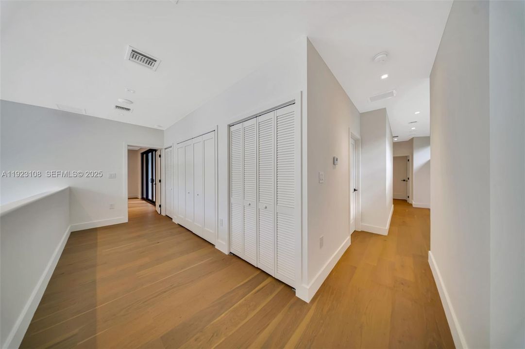 For Sale: $2,199,000 (5 beds, 4 baths, 3013 Square Feet)