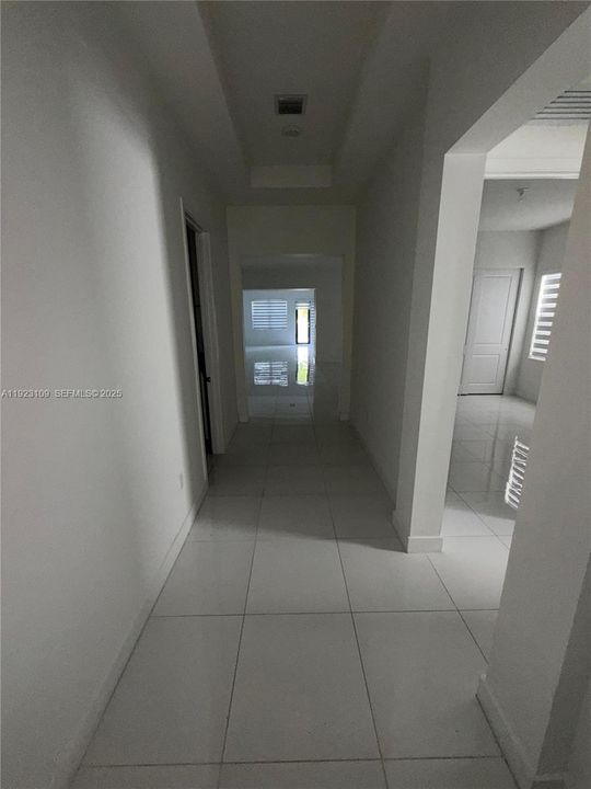 出租: $6,250 (4 贝兹, 3 浴室, 2274 平方英尺)