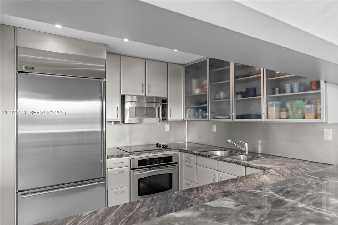 For Rent: $8,500 (2 beds, 2 baths, 1058 Square Feet)