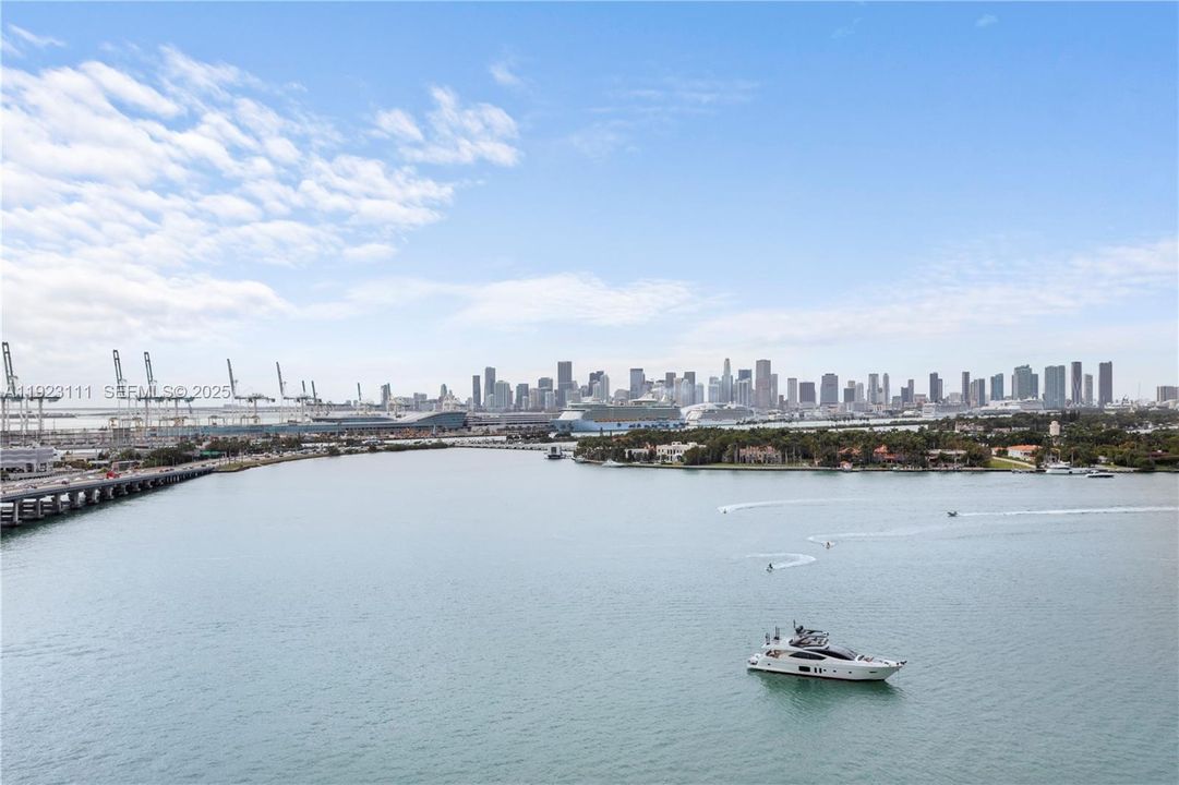 For Rent: $8,500 (2 beds, 2 baths, 1058 Square Feet)