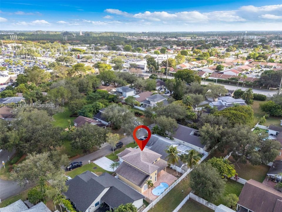 For Rent: $3,500 (3 beds, 2 baths, 2081 Square Feet)