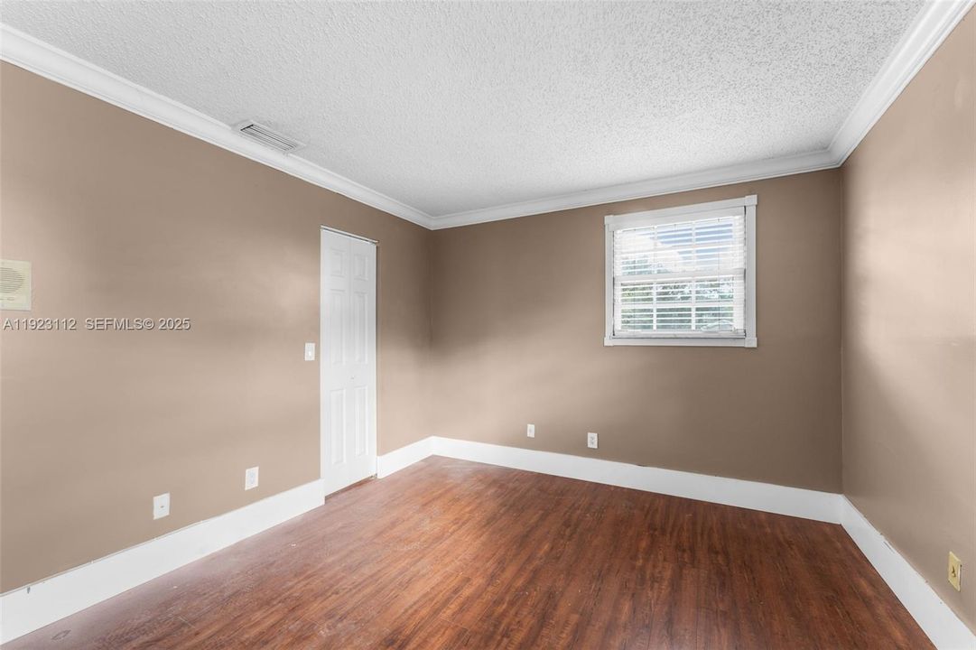 For Rent: $3,500 (3 beds, 2 baths, 2081 Square Feet)