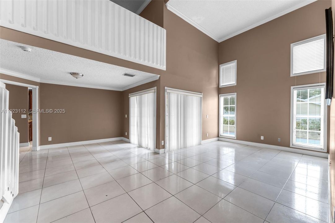 For Rent: $3,500 (3 beds, 2 baths, 2081 Square Feet)