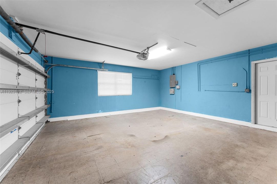 For Rent: $3,500 (3 beds, 2 baths, 2081 Square Feet)