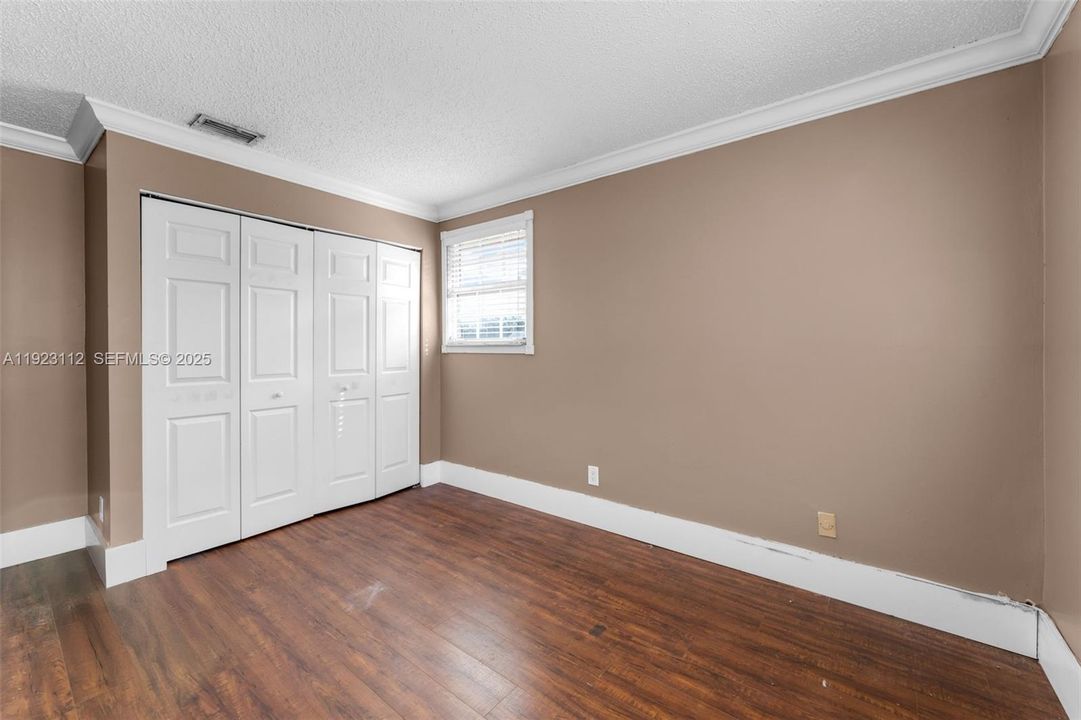 For Rent: $3,500 (3 beds, 2 baths, 2081 Square Feet)