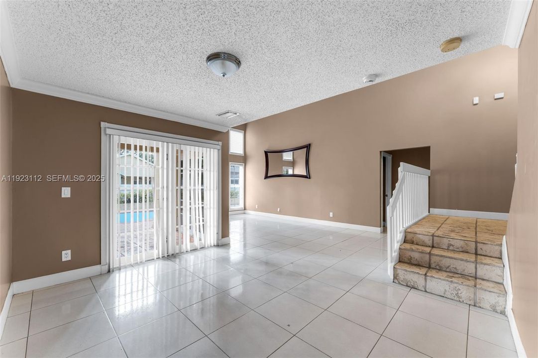 For Rent: $3,500 (3 beds, 2 baths, 2081 Square Feet)