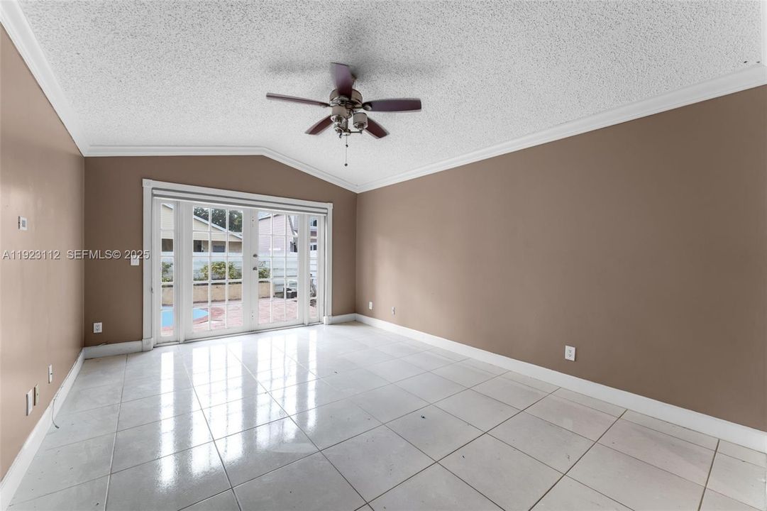 For Rent: $3,500 (3 beds, 2 baths, 2081 Square Feet)