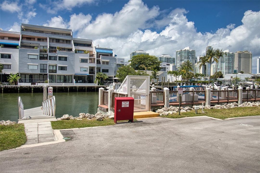 En Renta: $1,999 (1 camas, 1 baños, 705 Pies cuadrados)