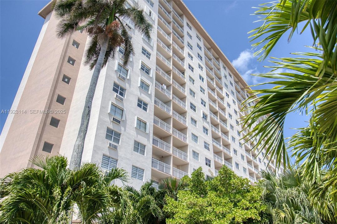 En Renta: $1,999 (1 camas, 1 baños, 705 Pies cuadrados)