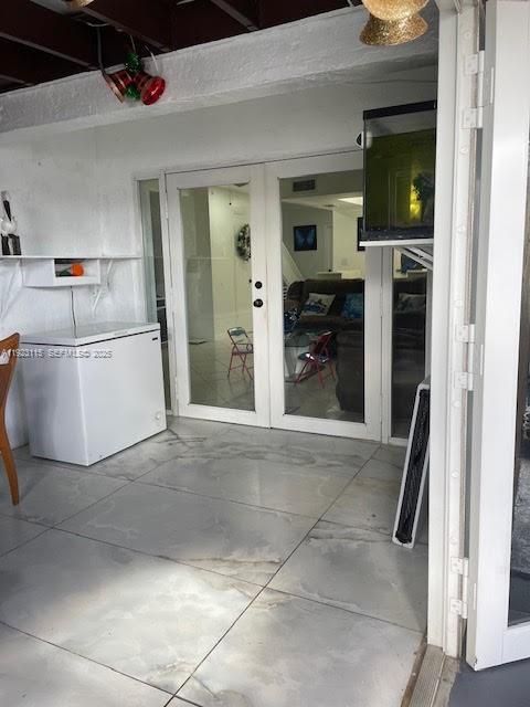 For Sale: $450,000 (2 beds, 1 baths, 1110 Square Feet)