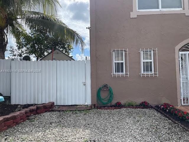 For Sale: $450,000 (2 beds, 1 baths, 1110 Square Feet)