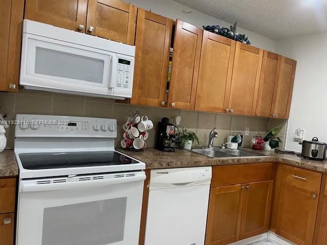 For Sale: $450,000 (2 beds, 1 baths, 1110 Square Feet)