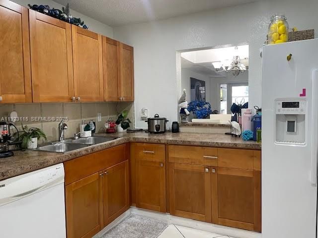 For Sale: $450,000 (2 beds, 1 baths, 1110 Square Feet)