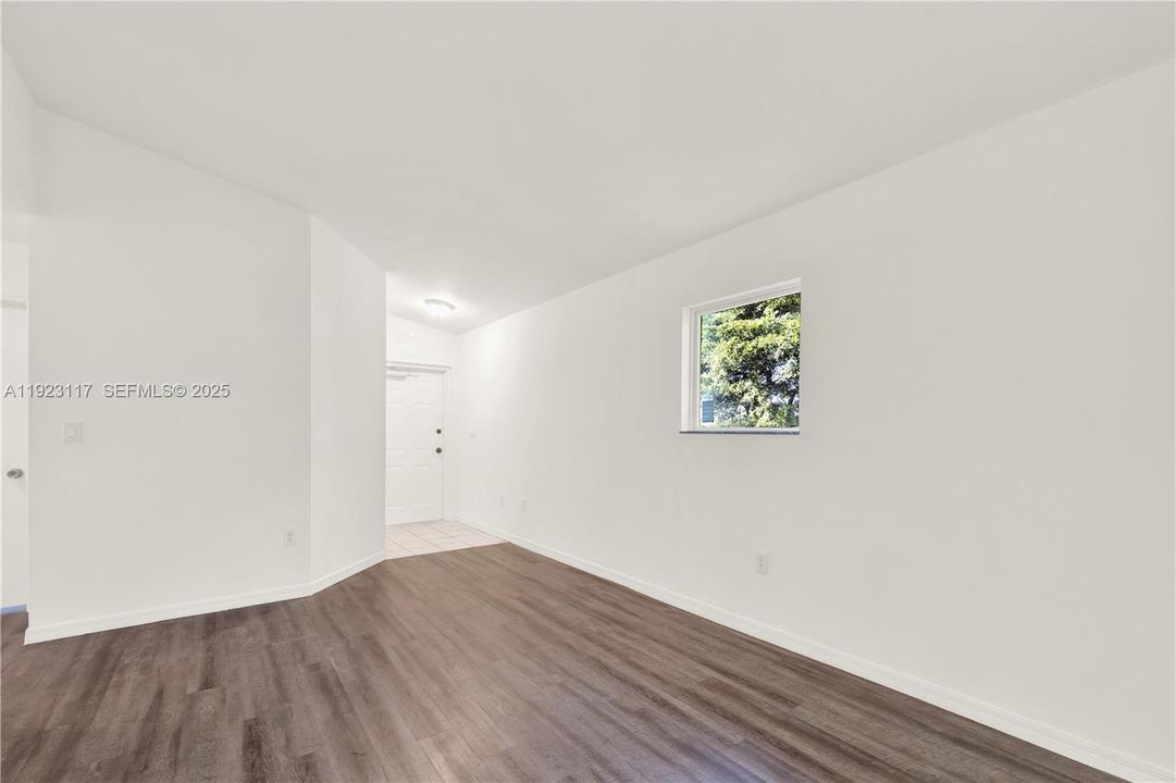 В аренду: $2,000 (3 спален, 2 ванн, 1176 Квадратных фут)