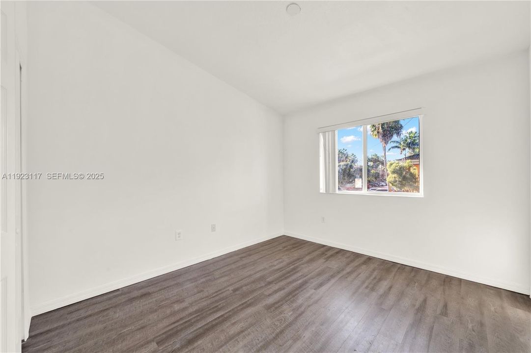 В аренду: $2,000 (3 спален, 2 ванн, 1176 Квадратных фут)