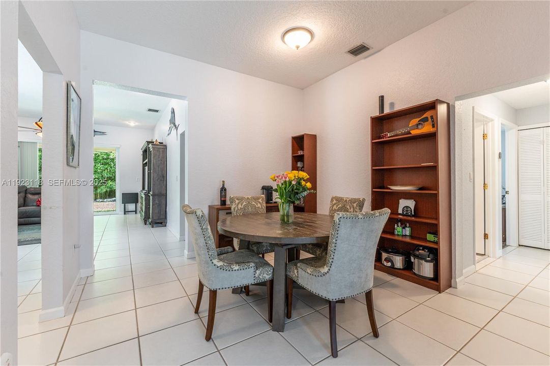 For Sale: $589,000 (3 beds, 2 baths, 1639 Square Feet)